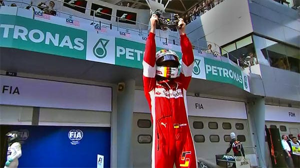 Vettel vence na Malásia